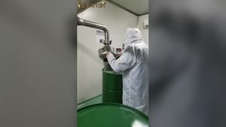 Benefici naturali dei superfood del polline d'api del tè crudo puro