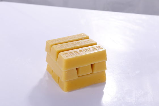 Barretta di cera d'api pura di grado alimentare di 28 g fatta a mano per cosmetici e candele